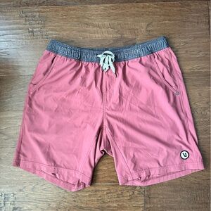 Vuori Kore Men’s shorts - Red/Pink - size L